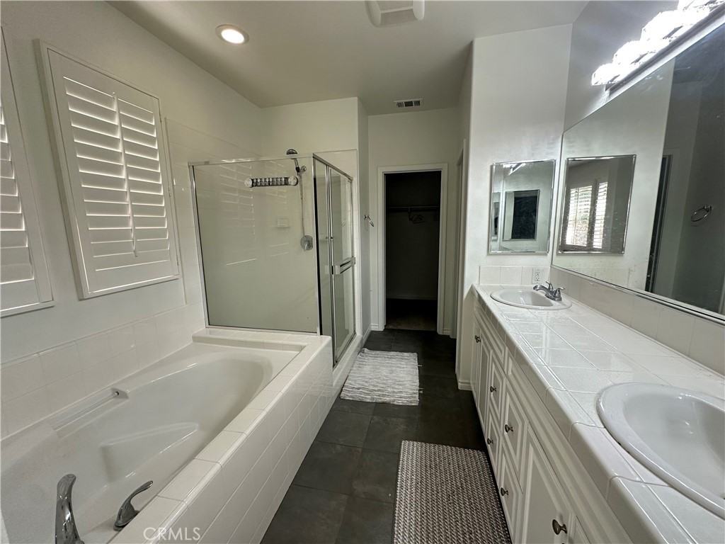 50 Full Moon #50 - Photo 5 of 19