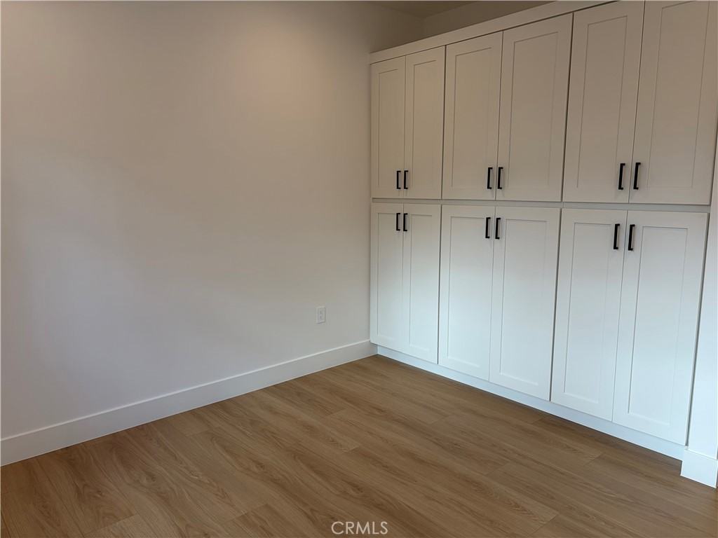 19212 Calvert St #19212 - Photo 4 of 10