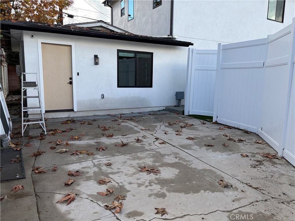 19212 Calvert St #19212 - Photo 6 of 10