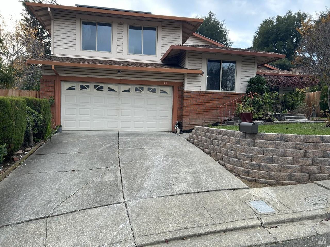 1174 Devlin Ct #1174 - Photo 2 of 11