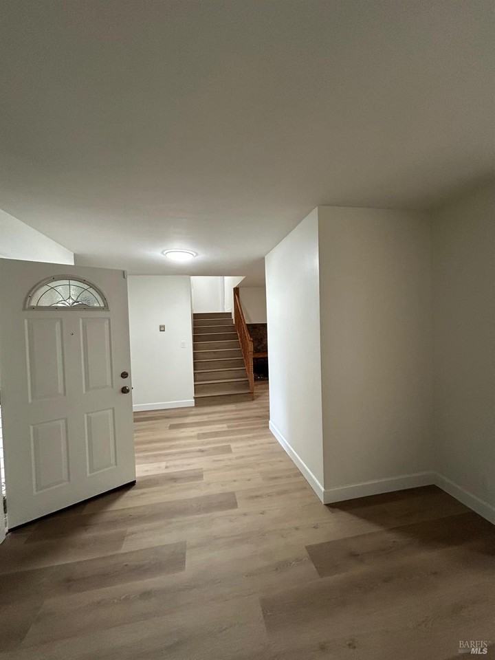 1174 Devlin Ct #1174 - Photo 5 of 11