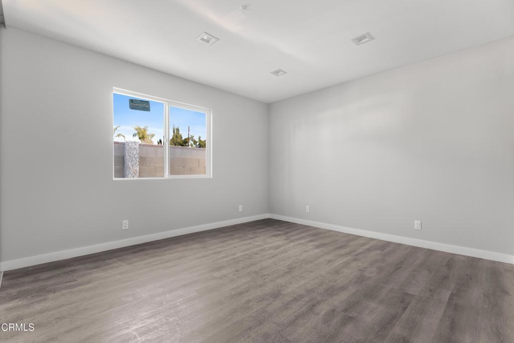 6256 Satsuma Ave #6256 - Photo 4 of 11