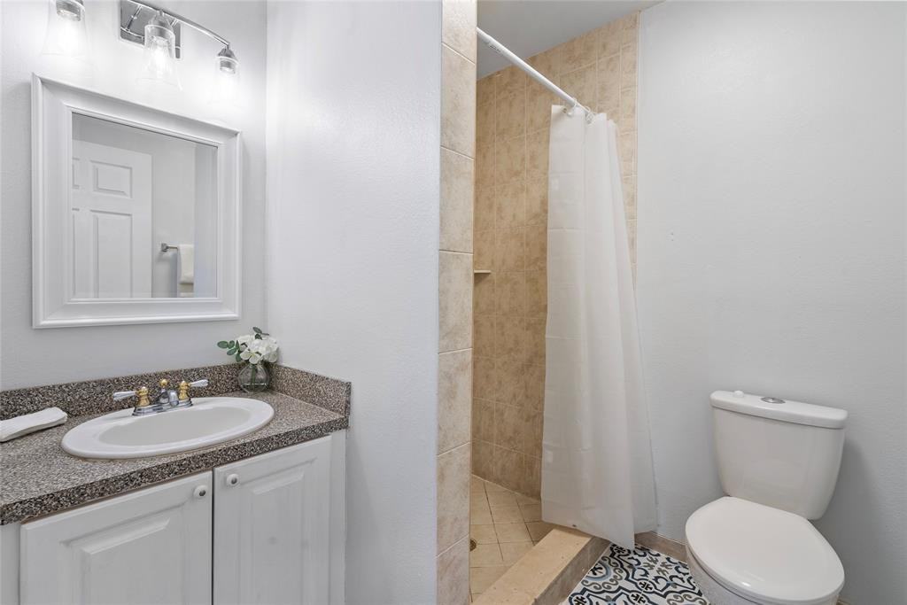 2000 Ne 62nd St #2000 - Photo 7 of 20