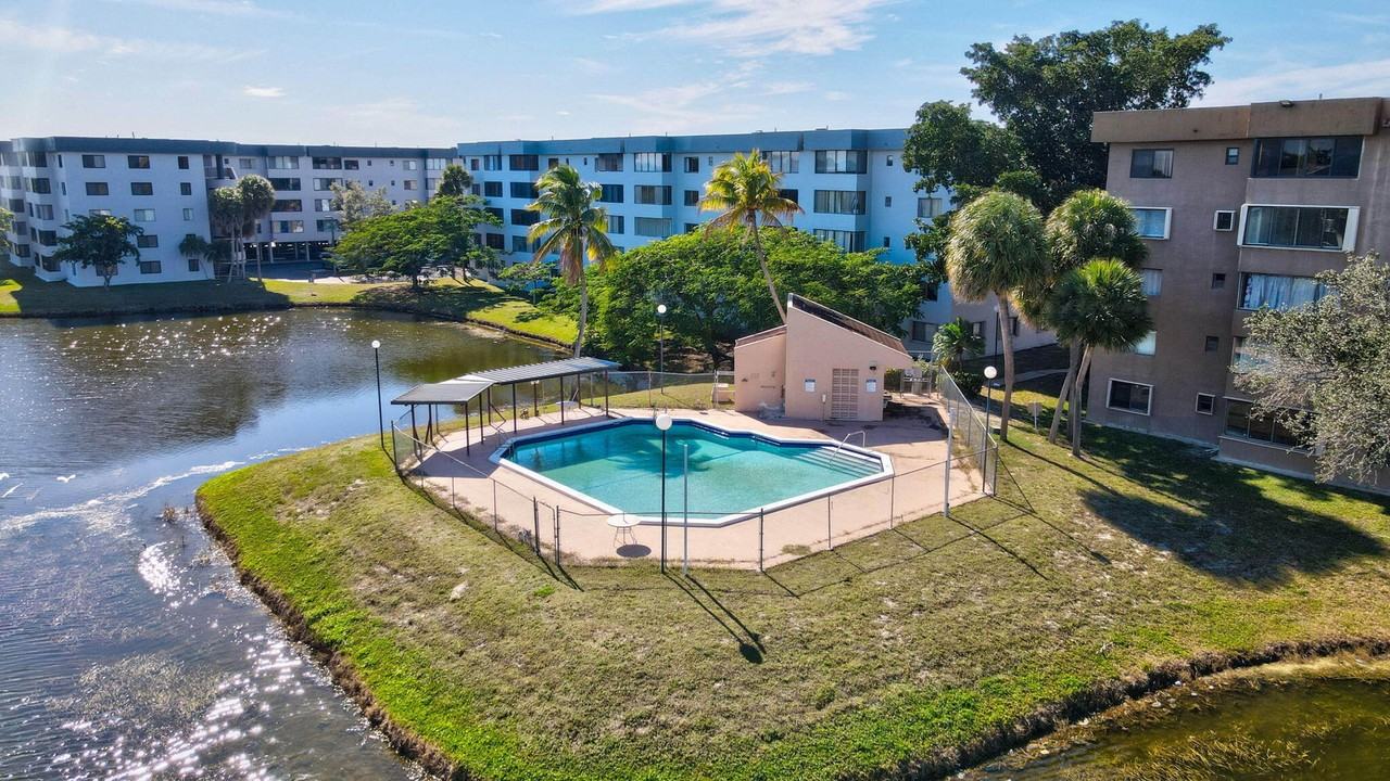 8030 Hampton Blvd #8030-414 - Photo 5 of 35