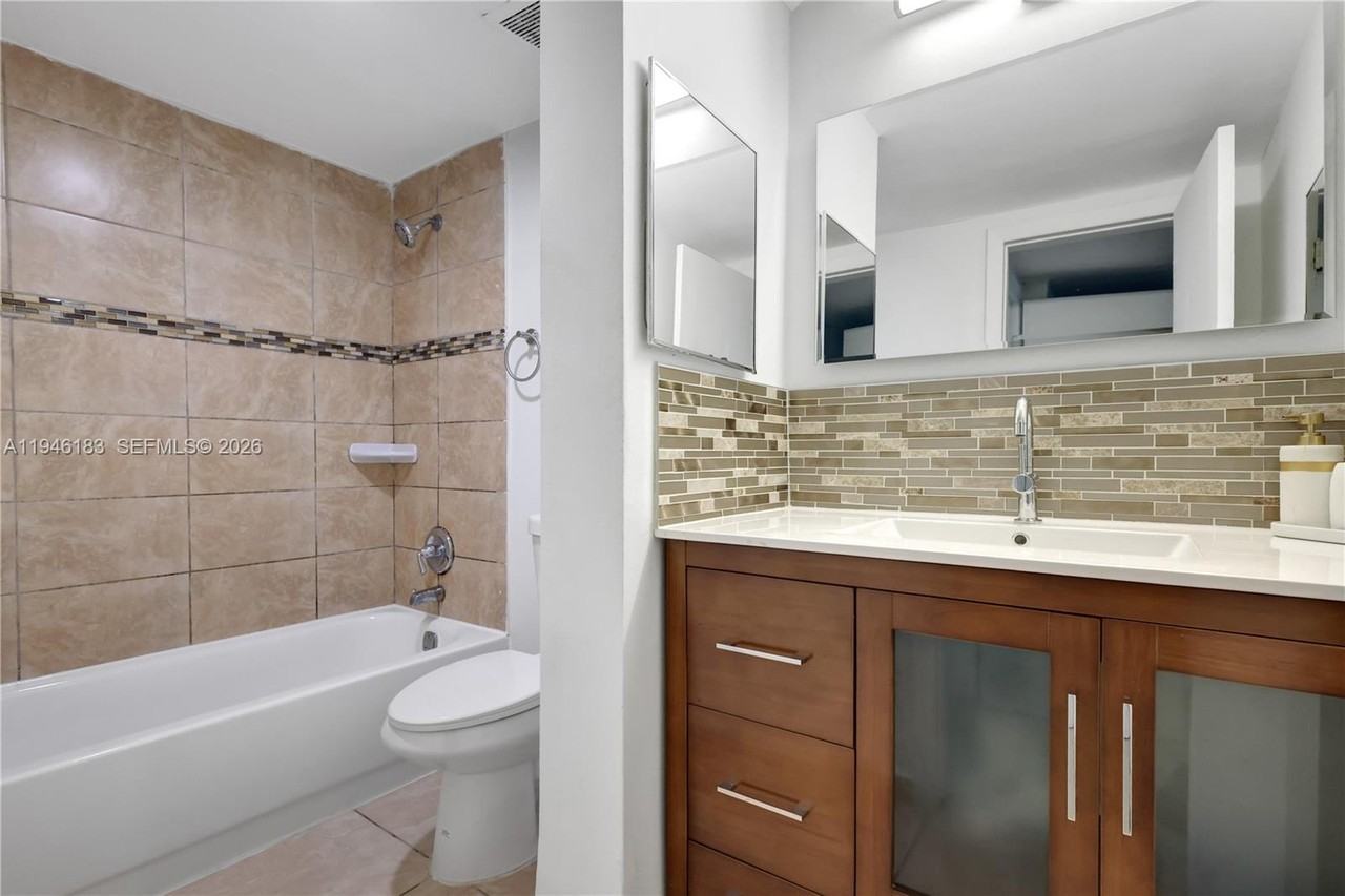 Ne 167th St #142048C - Photo 5 of 11