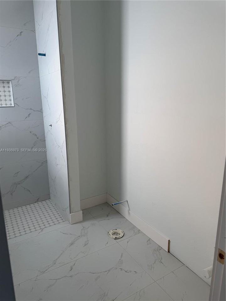 68 Organ St #68-68 - Photo 3 of 9