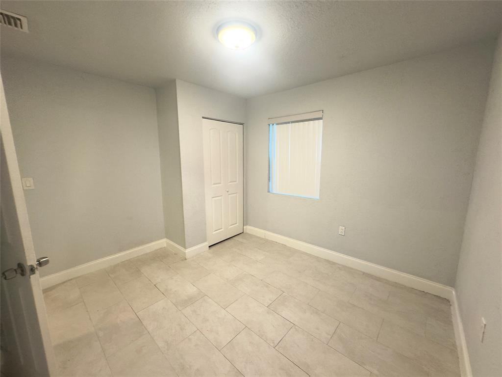 5605 Polk St #5605 - Photo 6 of 16