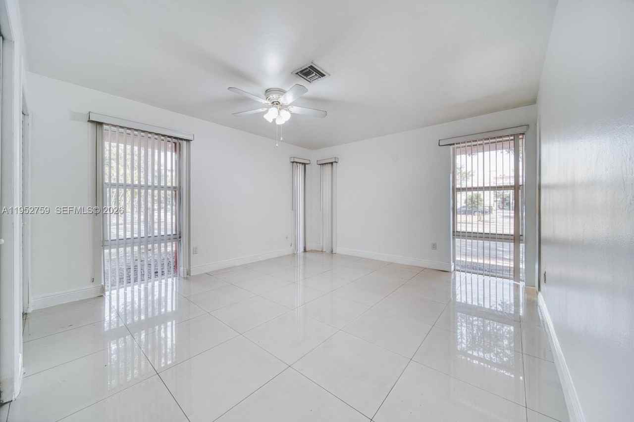 400 Minorca Ave #400-1