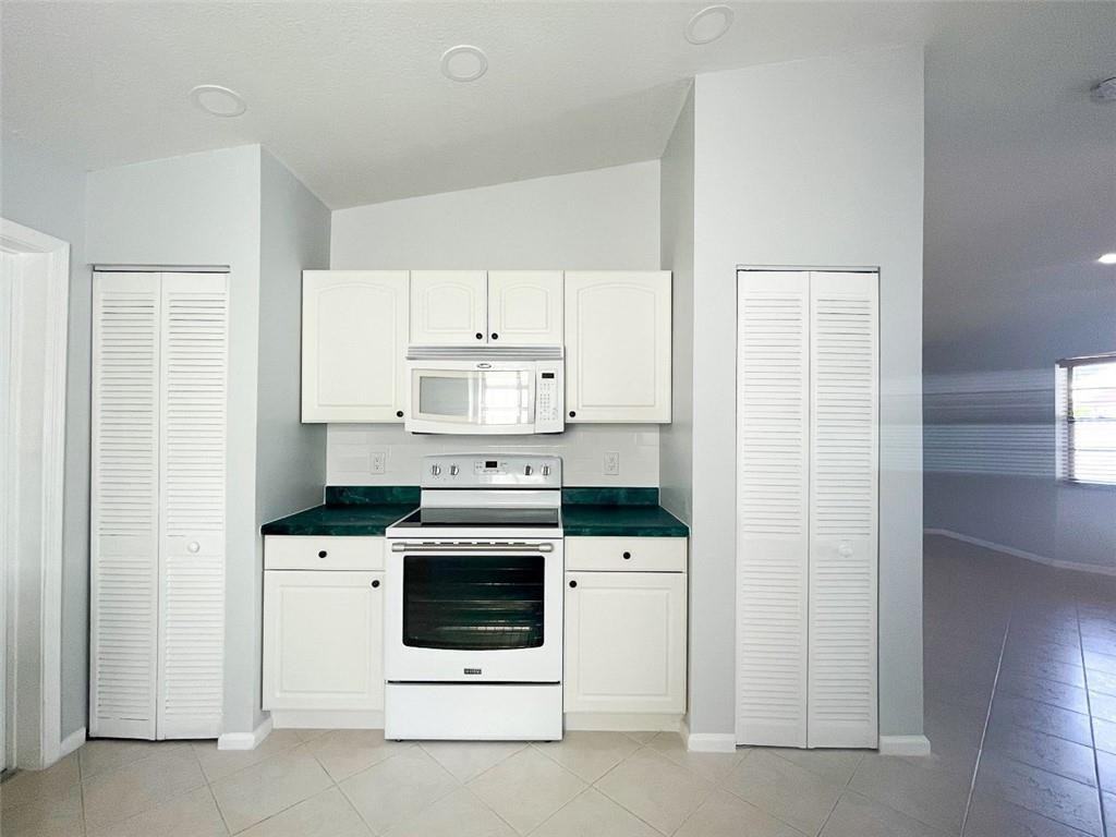 4940 Nw 92nd Ave #4940 - Photo 3 of 28