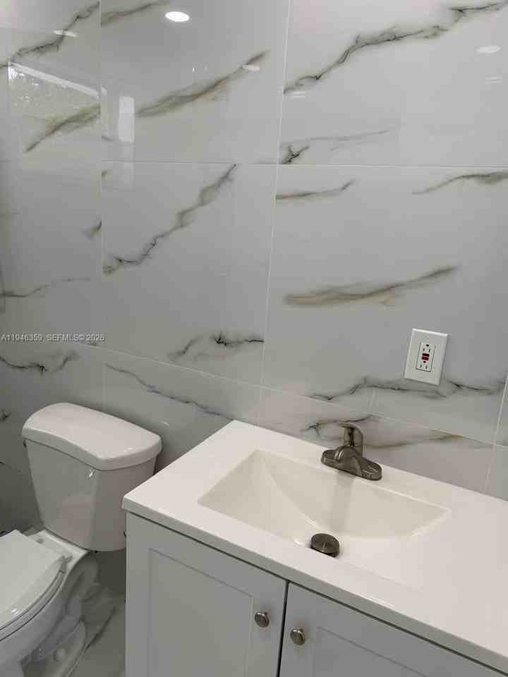 730 Curtiss Dr #730-2 - Photo 3 of 20