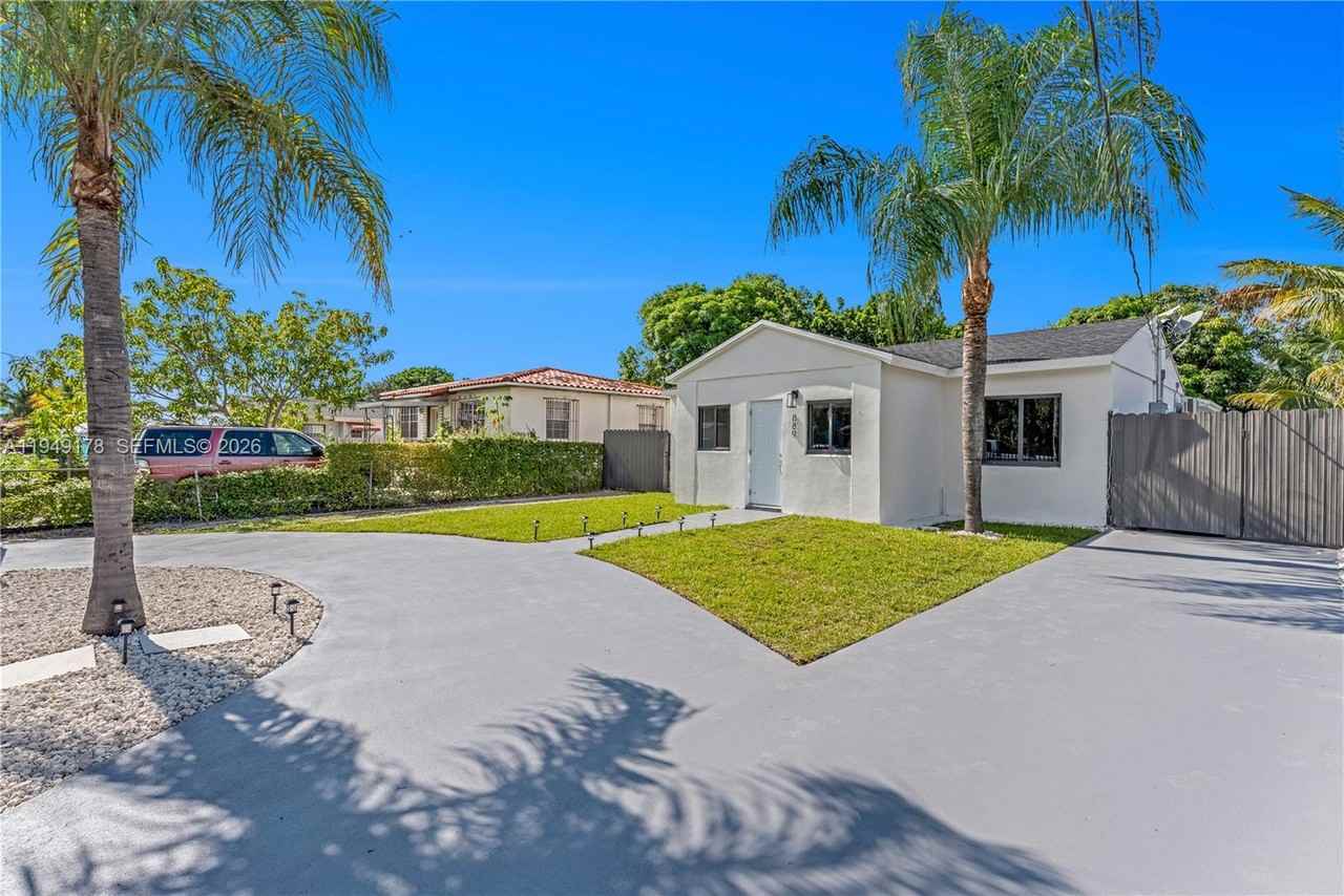 889 Nw 102nd St #889-1 - Photo 2 of 9