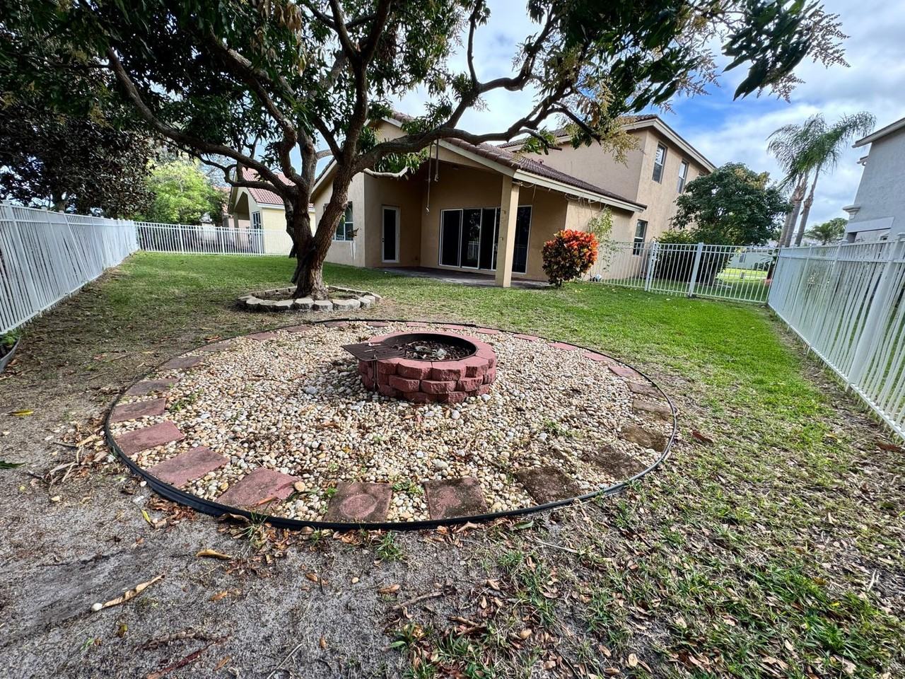 4910 Se Askew Ave #4910 - Photo 5 of 49