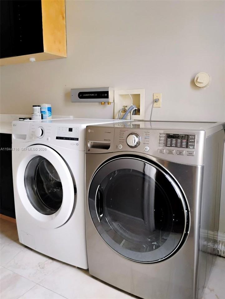 9654 Sun Pointe Dr #9654