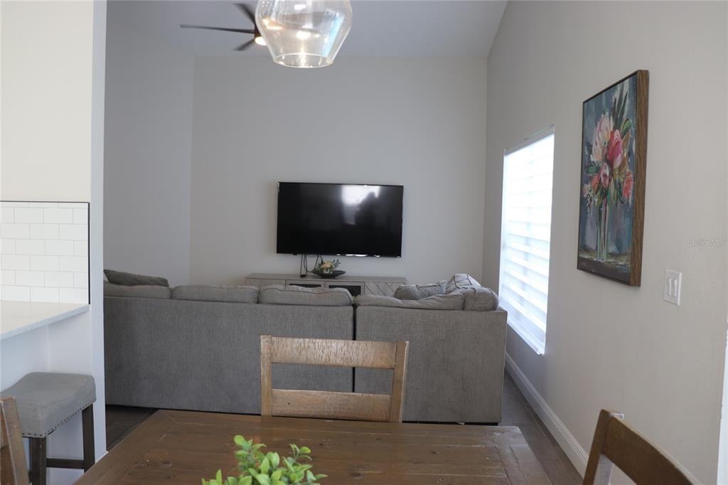 154 Castlemain Cir #154 - Photo 5 of 43