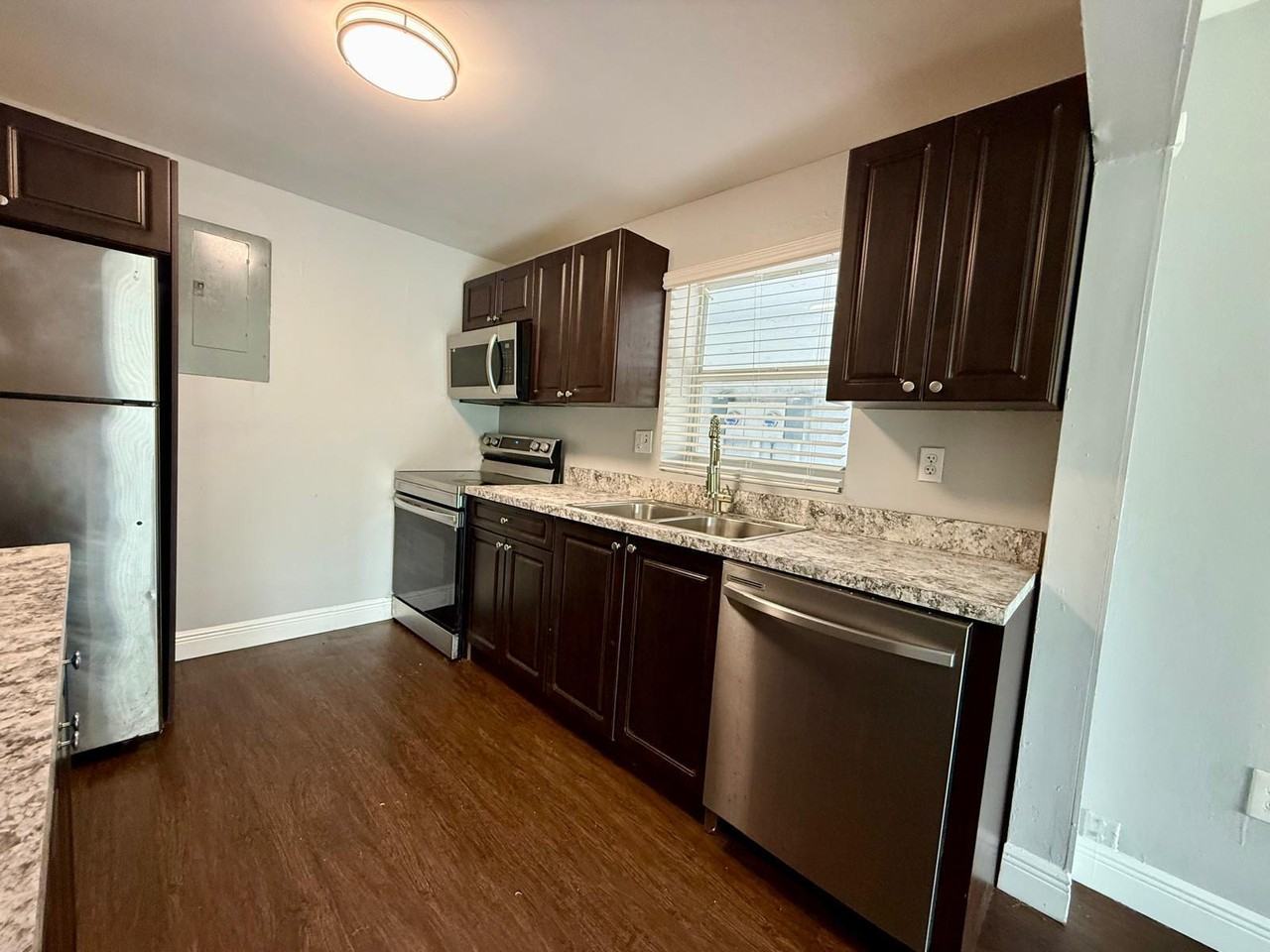 722 Sw 81st Ave #72210A - Photo 3 of 16