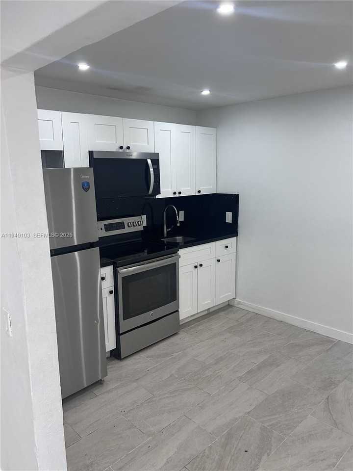 9301 Nw 4th Ave #9301-5 - Photo 3 of 10