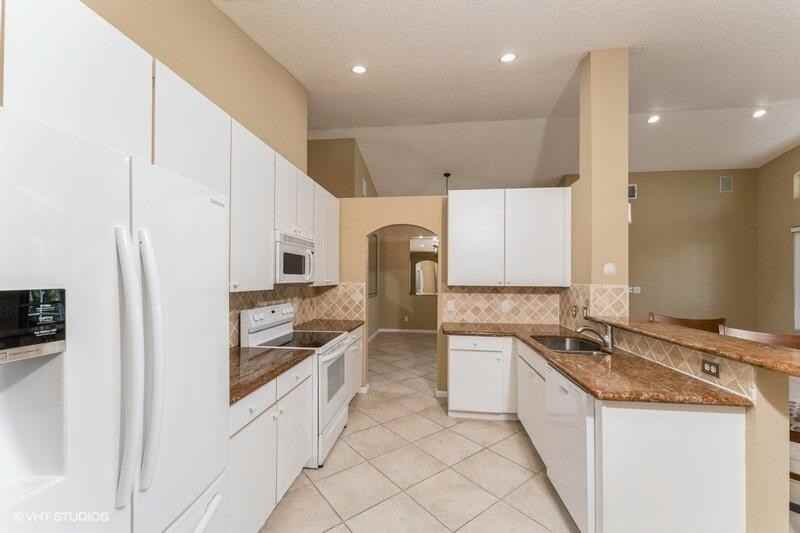 6427 Se Wild Olive Ln #6427 - Photo 2 of 11