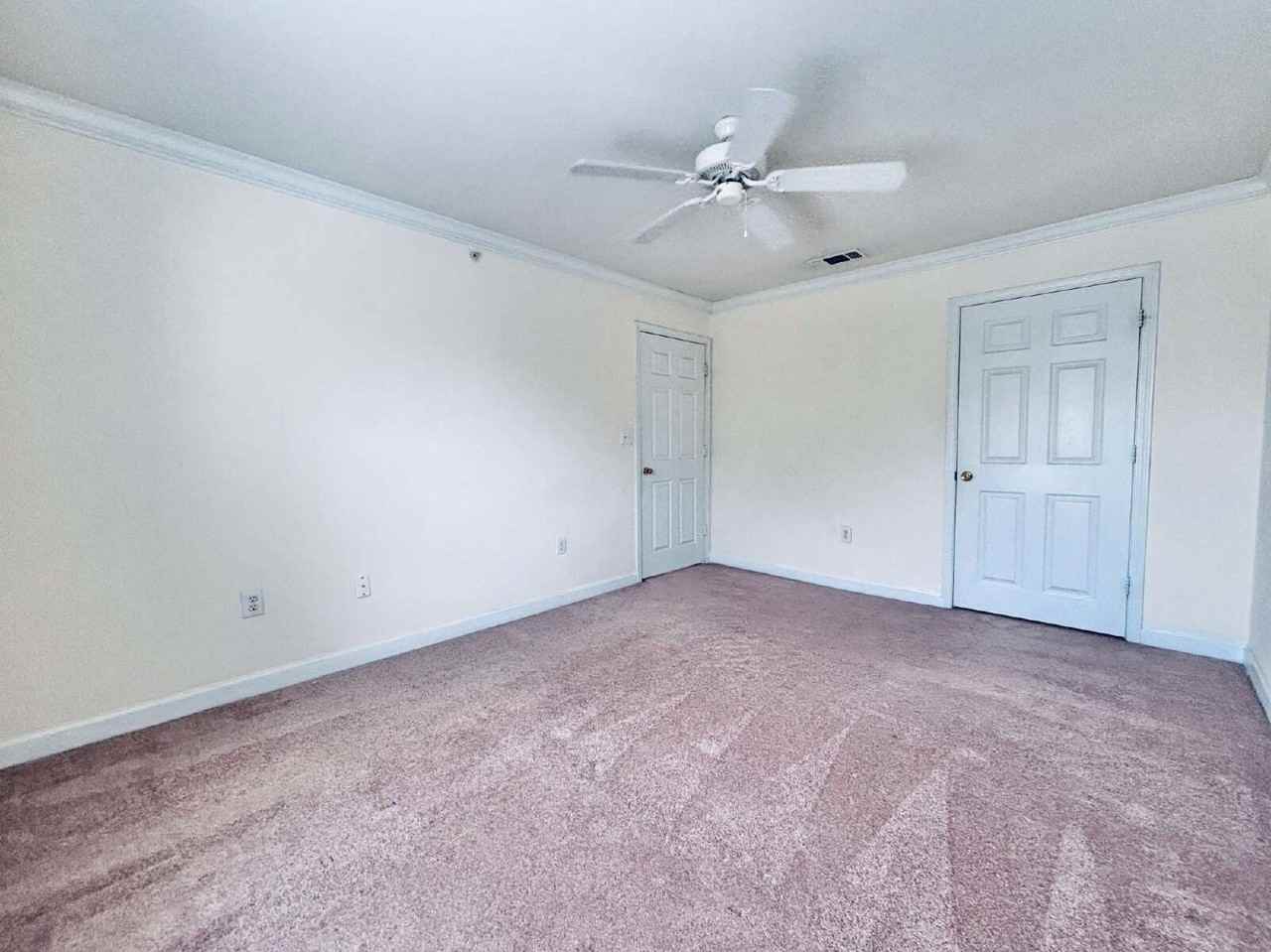 18123 Back Stretch Ln - Photo 3 of 32