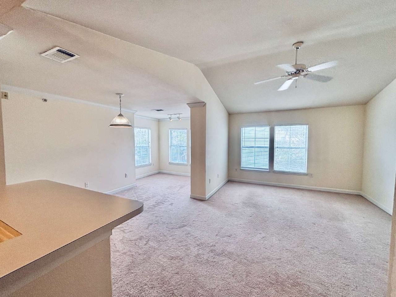 18123 Back Stretch Ln - Photo 4 of 32