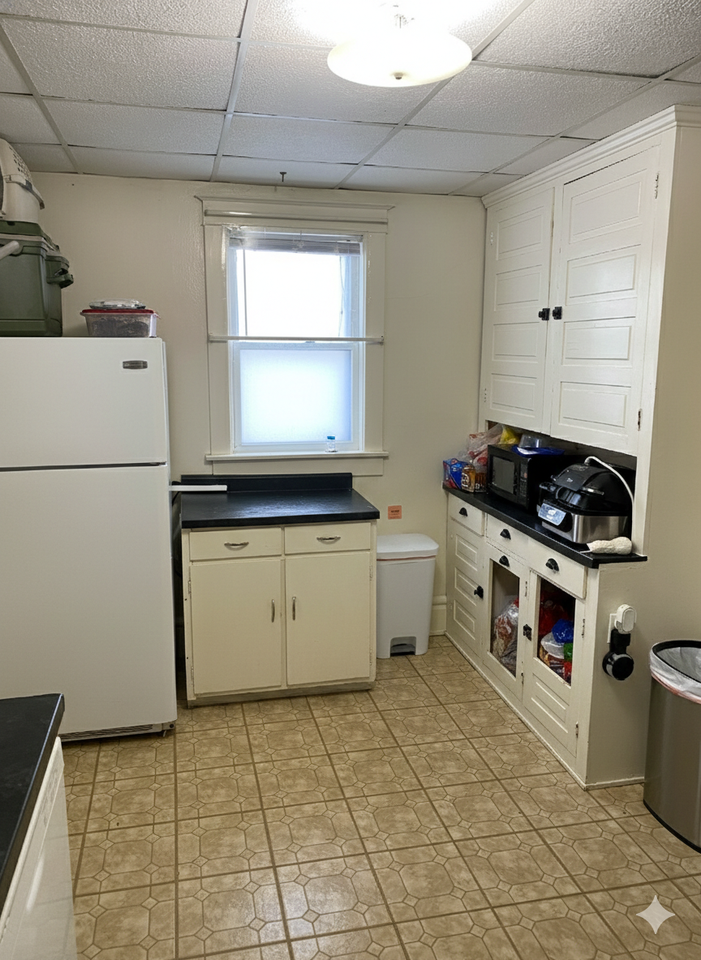 444 Lake St - Photo 4 of 19