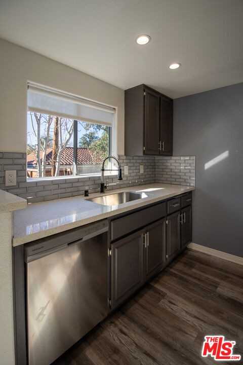 4077 Tujunga Ave #4077-104 - Photo 2 of 32