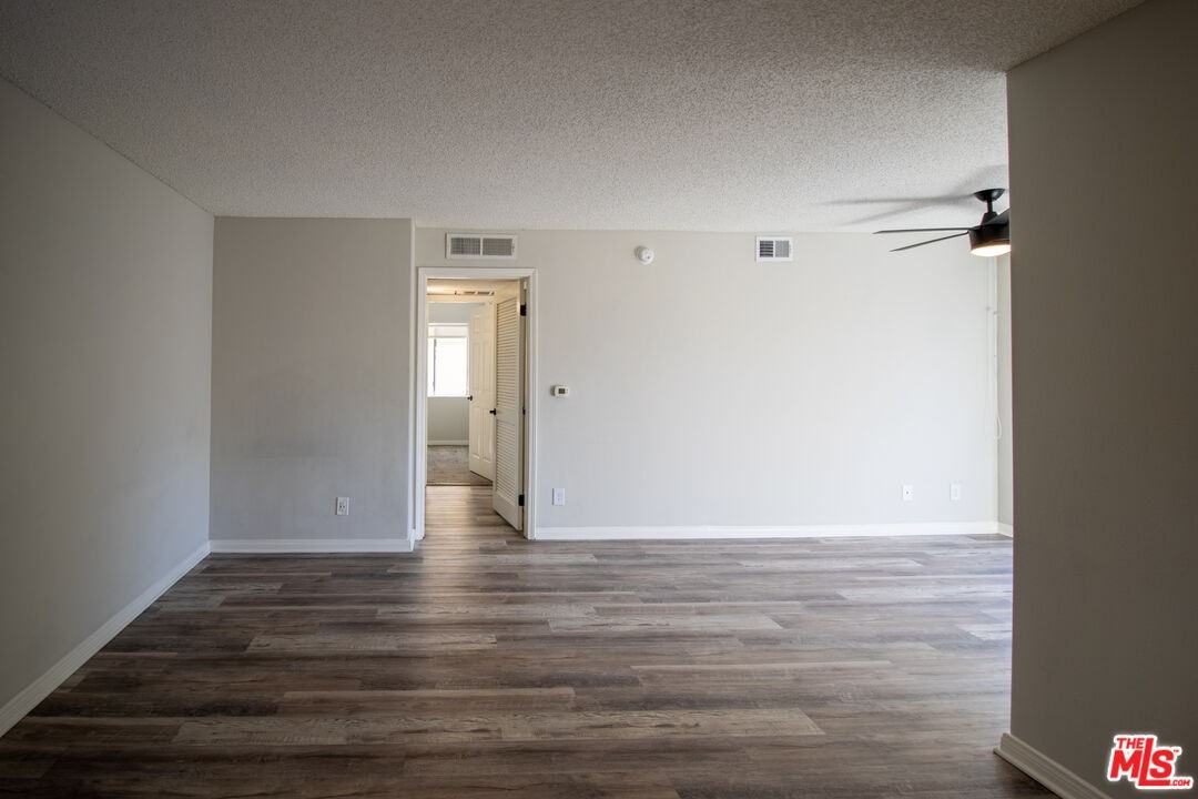 4077 Tujunga Ave #4077-104 - Photo 3 of 32