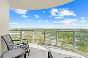 featured image of 3000 Oasis Grand Blvd