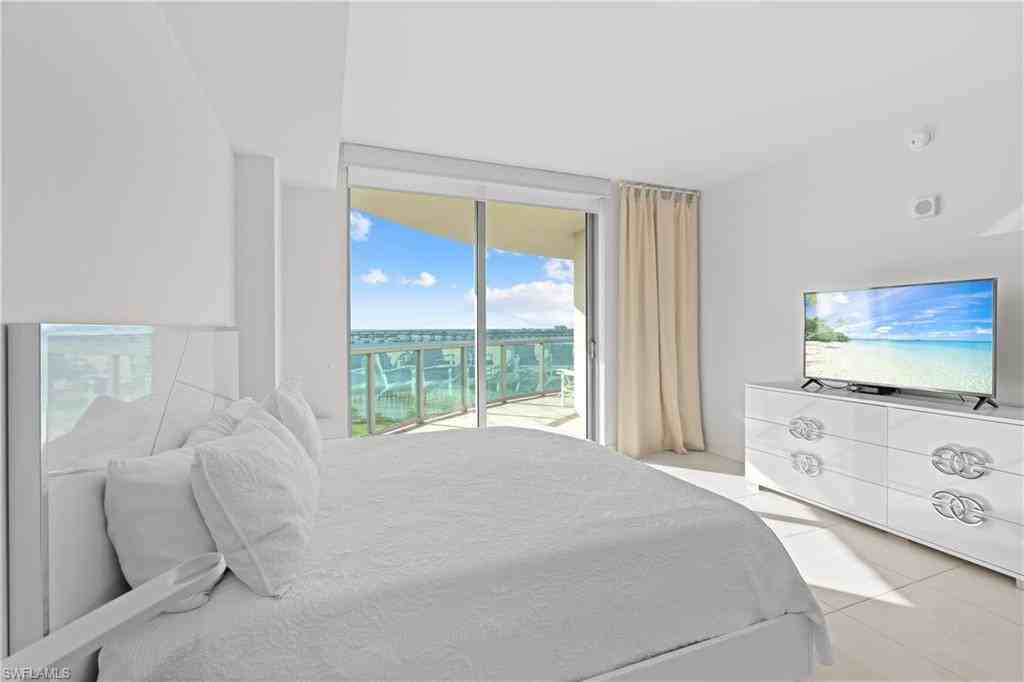 3000 Oasis Grand Blvd #3000-1101 - Photo 5 of 26