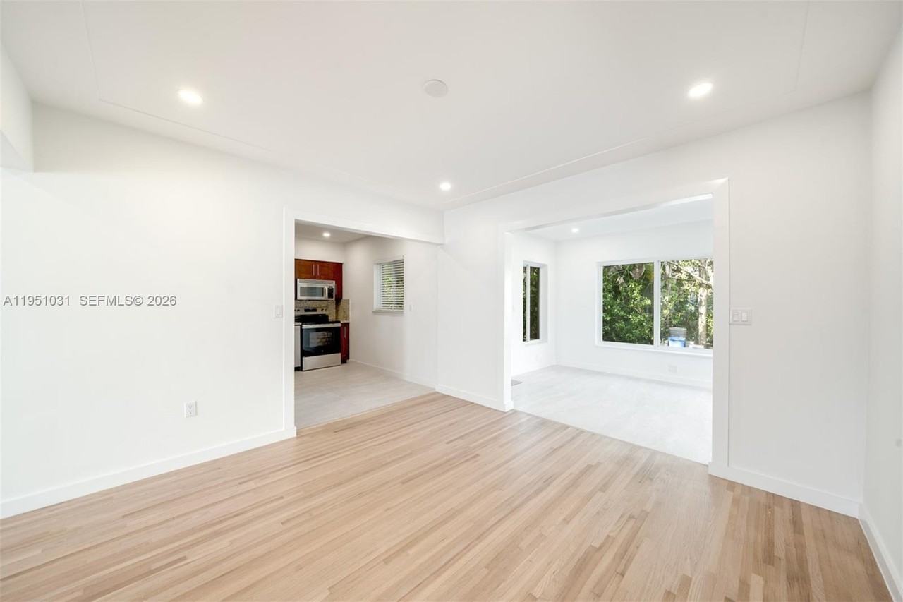 47 Oviedo Ave #47 - Photo 3 of 19