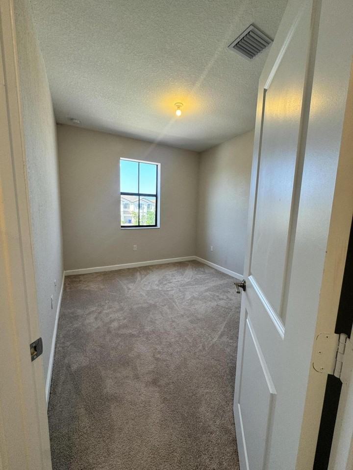 5442 Sw 14th Ct #5442 - Photo 5 of 33