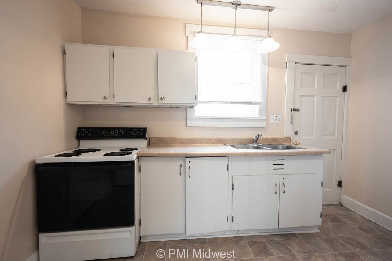 411 S East St #411-1-2 - Photo 6 of 17