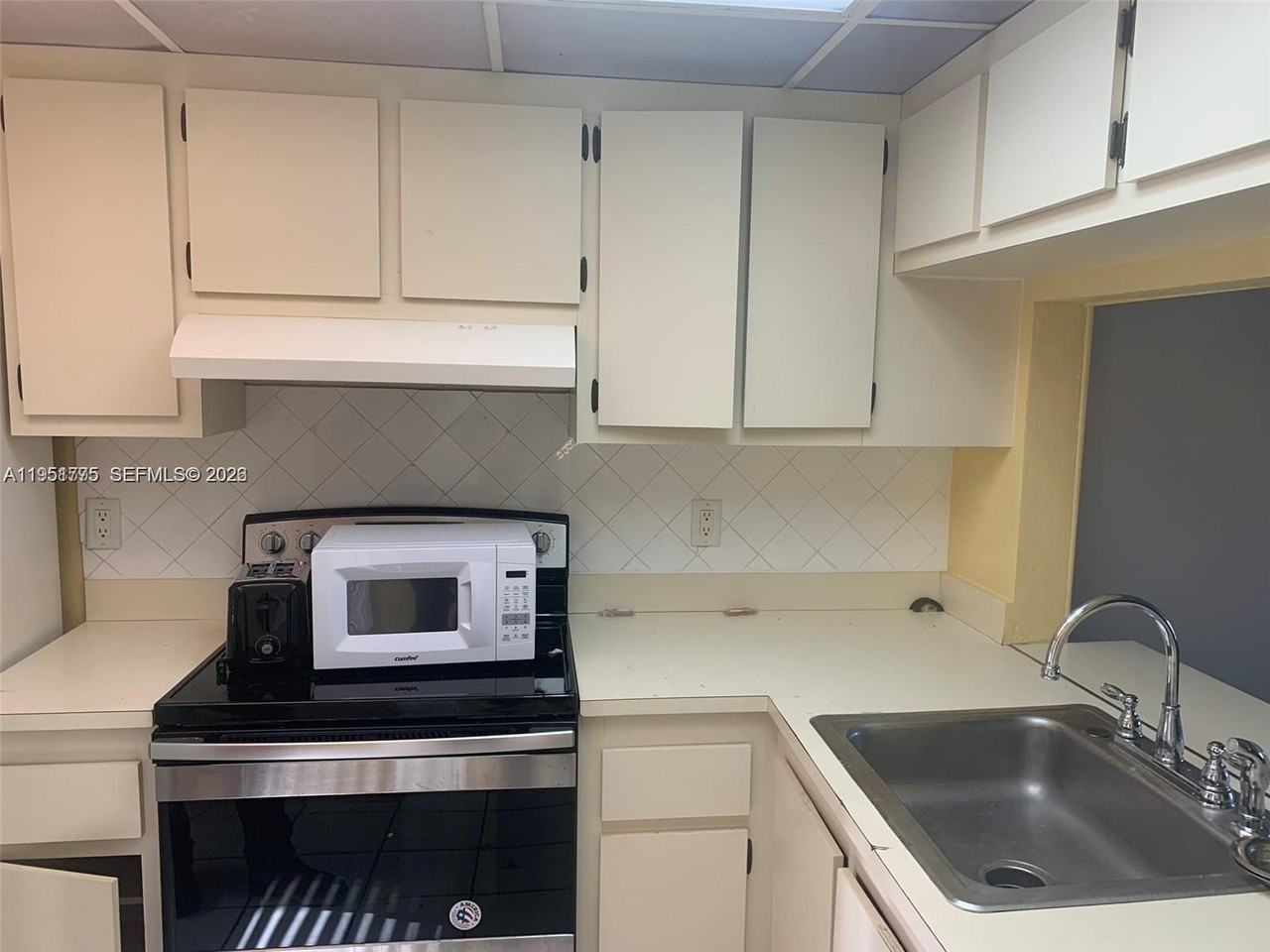 10009 Winding Lake Rd #10009-206 - Photo 2 of 7