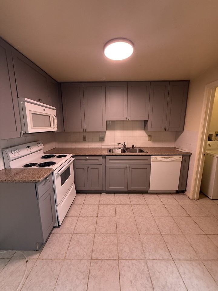 369 Circuit Ln - Photo 3 of 15