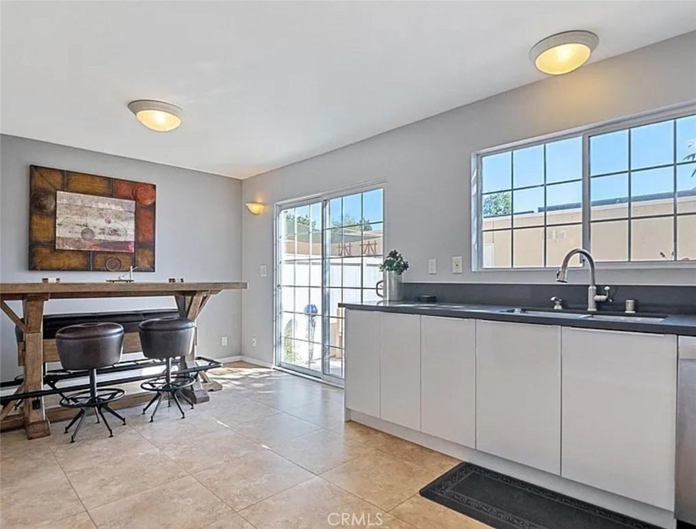 19110 Kittridge St #19110