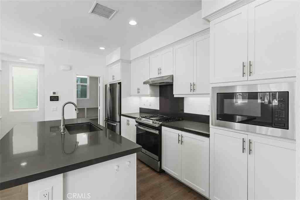 109 Mirth #109 - Photo 4 of 43