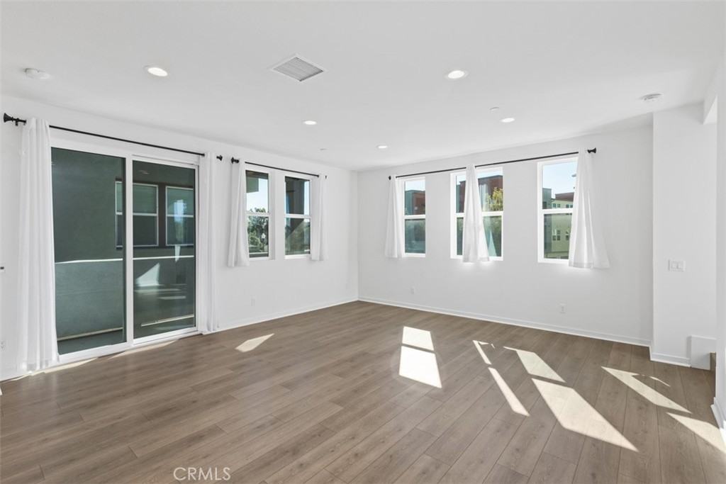 109 Mirth #109 - Photo 6 of 43