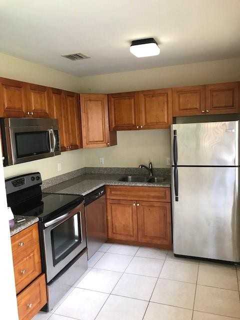 4110 N 31st Ter #4110 - Photo 6 of 9