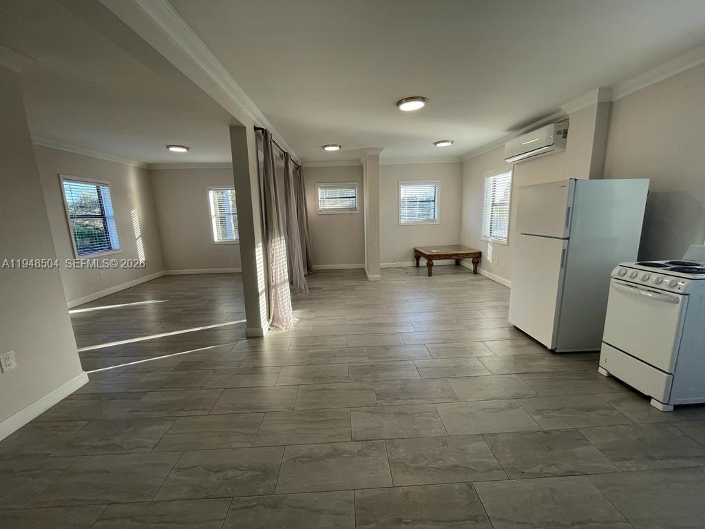 Flagami Blvd #47002F - Photo 3 of 8