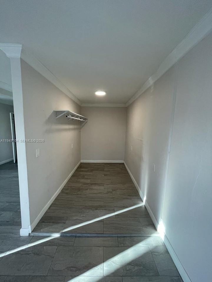 Flagami Blvd #47002F - Photo 7 of 8