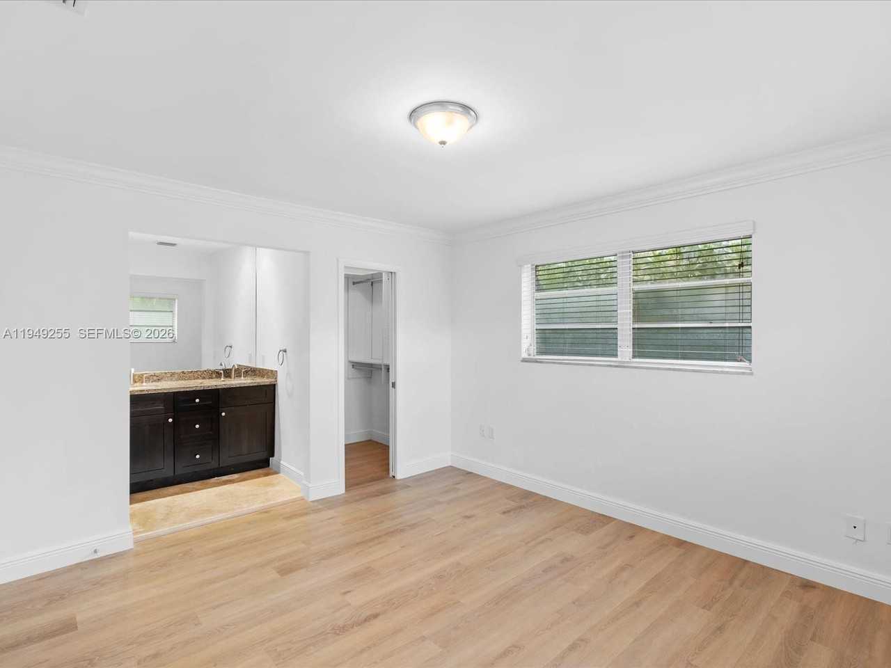 911 Pizarro St #911 - Photo 2 of 18