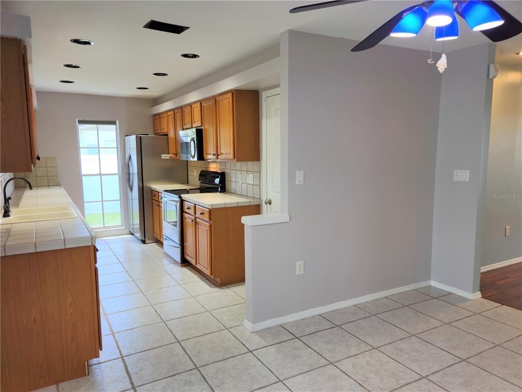 979 Nantucket Rd #979 - Photo 4 of 34