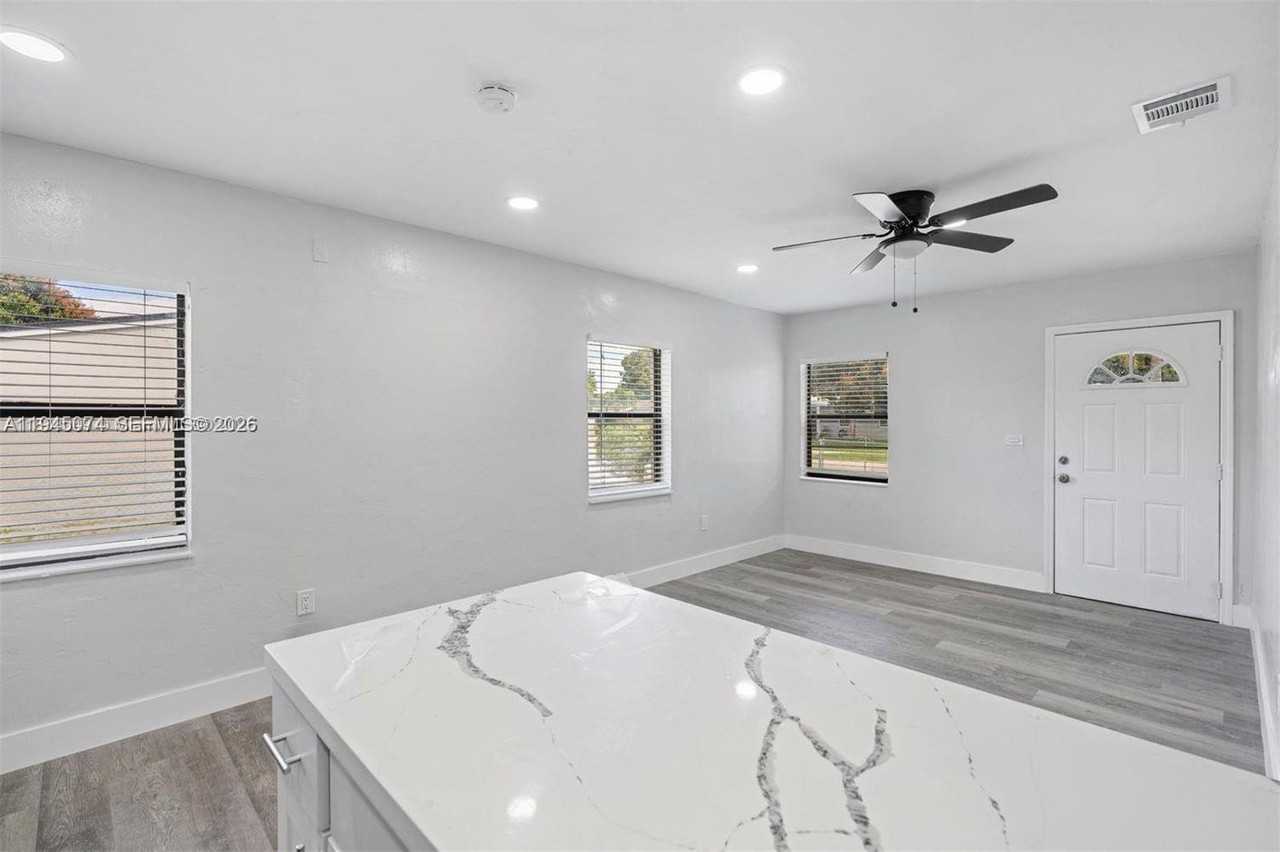 15900 Nw 18th Ave #15900 - Photo 2 of 26