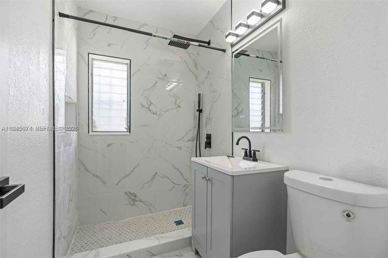 15900 Nw 18th Ave #15900 - Photo 3 of 26