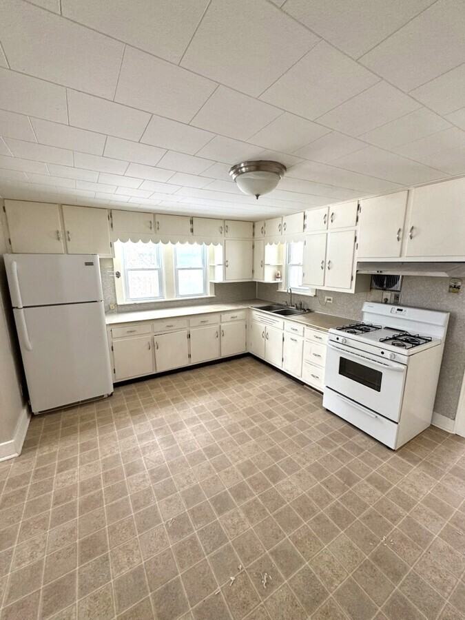 5134 E Apple Ave - Photo 3 of 22