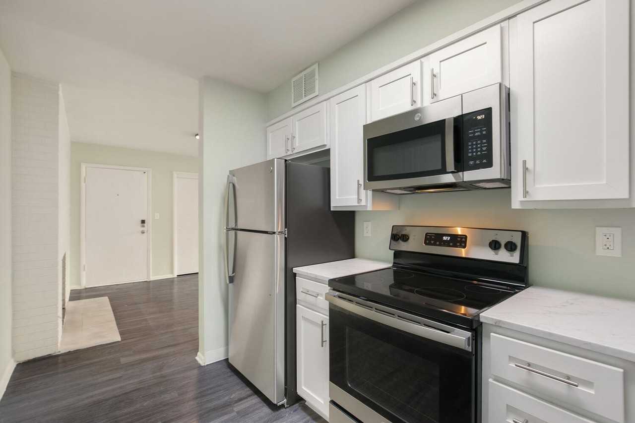 La Ronja Apartments - Photo 5 of 48