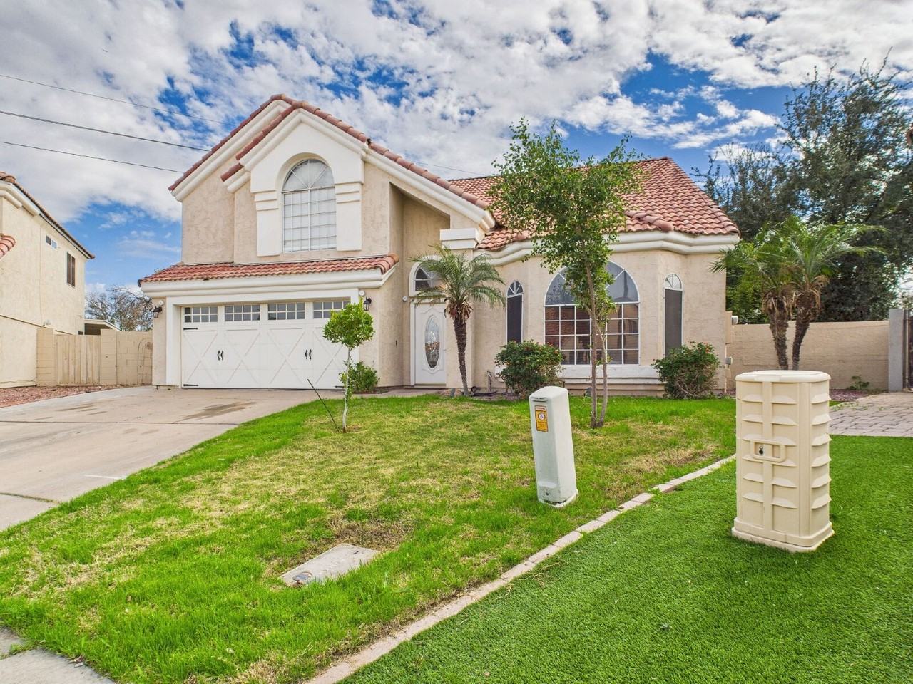 803 W Bradford Dr - Photo 4 of 23