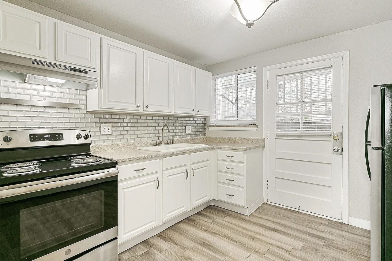 8111 W 10th Ave #8111