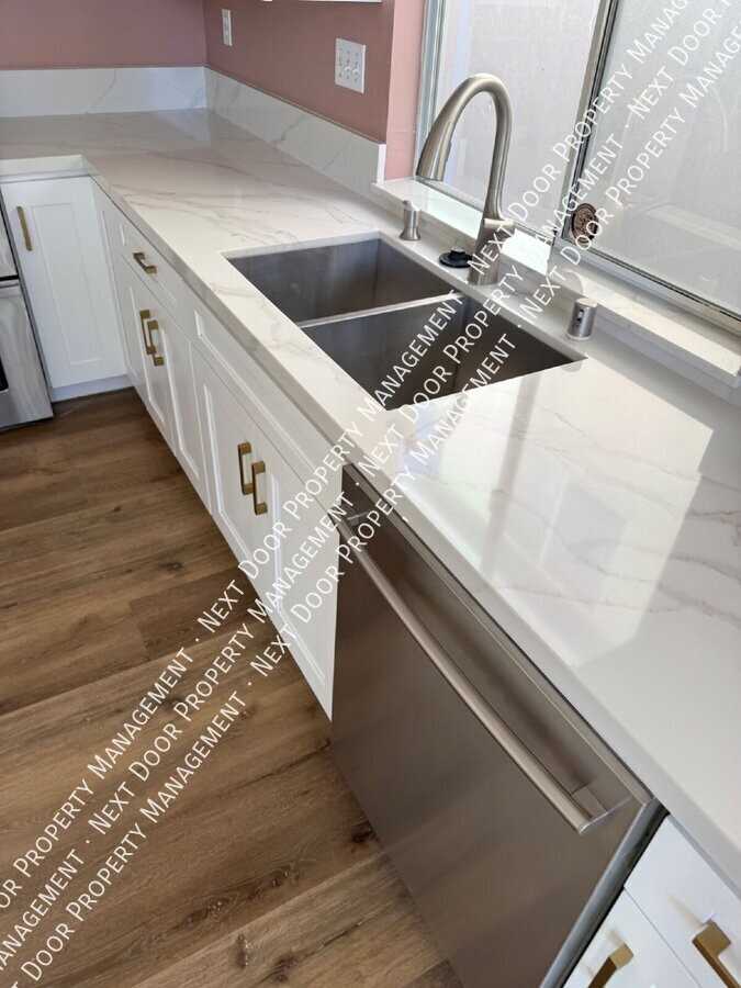 32771 Rovato St - Photo 4 of 16