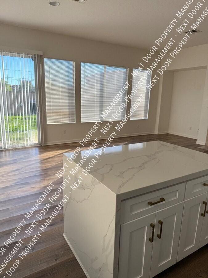 32771 Rovato St - Photo 7 of 16