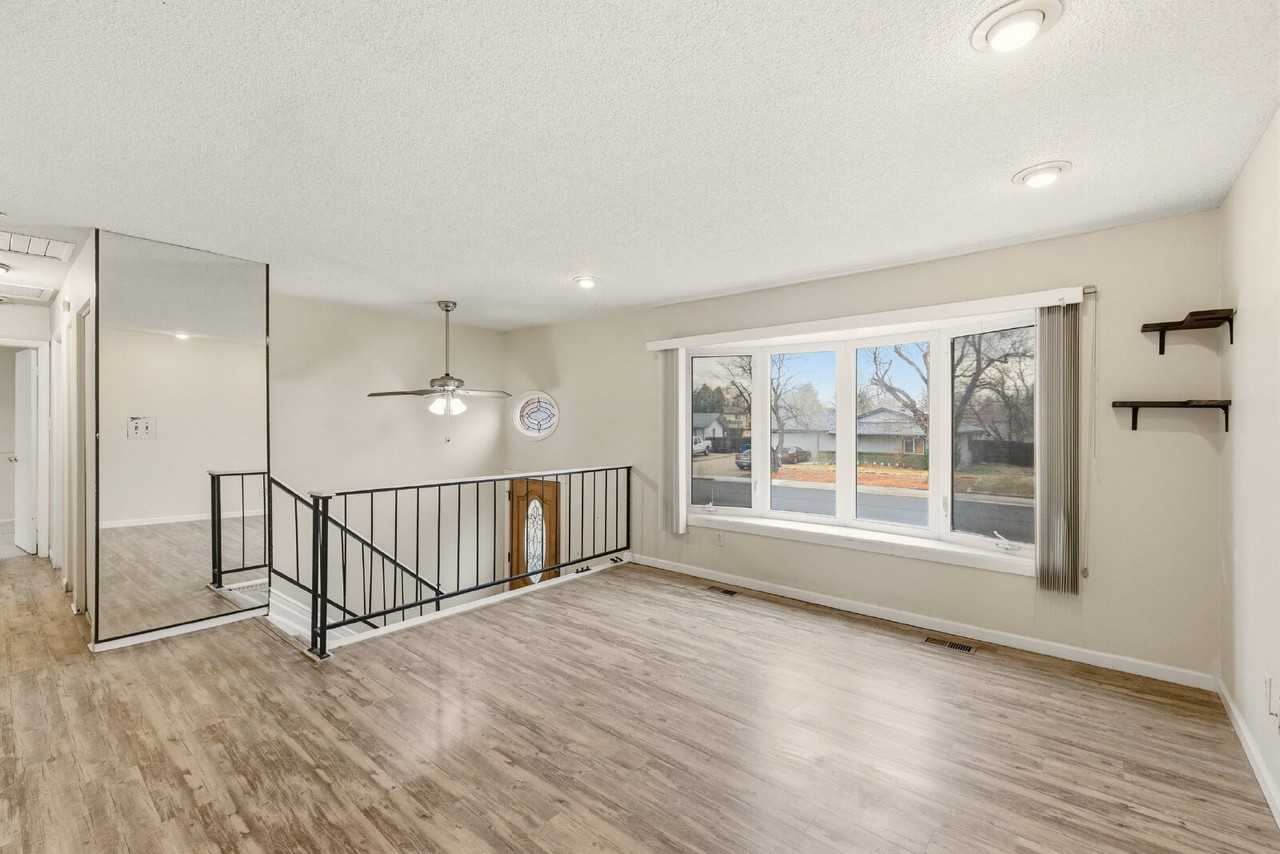 1622 S Troy St - Photo 4 of 26